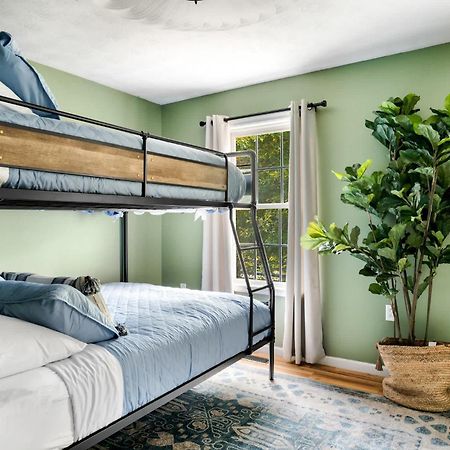 Modern Decor, Hot Tub, Fire Pit & River Access! Luray Luaran gambar