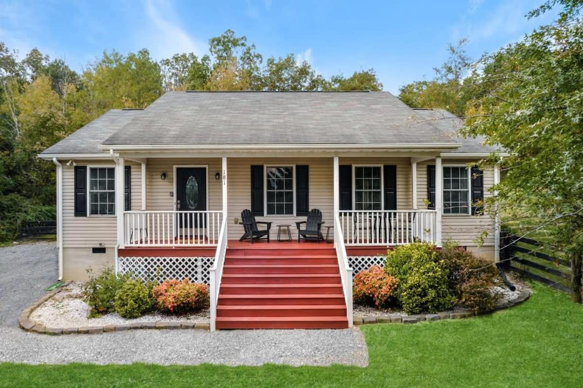 Modern Decor, Hot Tub, Fire Pit & River Access! Luray Luaran gambar
