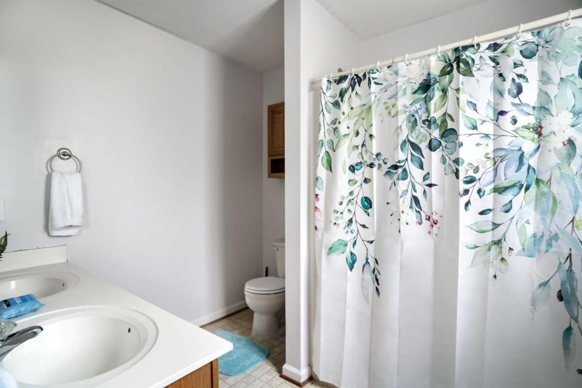 Modern Decor, Hot Tub, Fire Pit & River Access! Luray Luaran gambar