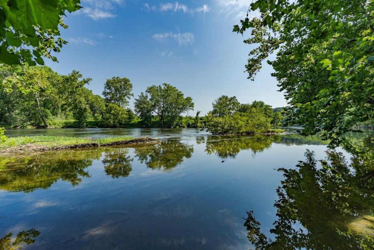Modern Decor, Hot Tub, Fire Pit & River Access! Luray Luaran gambar
